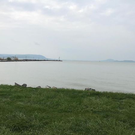 Nyaraló Balatonmáriafürdő Esterno foto